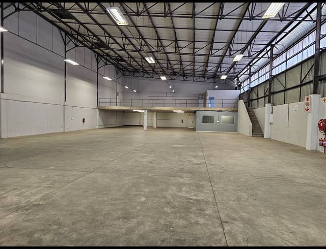 1,237M² WAREHOUSE TO LET IN LANSERIA